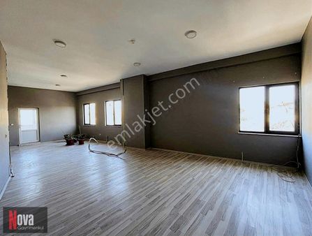 Kahramankazan Saray Mah İstanbul Yolu Cepheli Ofisler