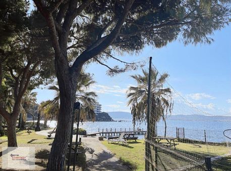 Çeşme Ilıca Ardıç'ta Satılık 4+1 Tripleks Villa