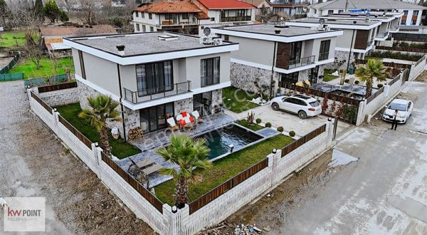 Keller Williams Poınt Sapancada Eşsiz Villa