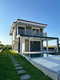 Kuşadası, Güzelçamlıda , Özel Havuzlu, Denize Yakın, Doğa Manzaralı Sıfır Yeni, 3+1 ,villa