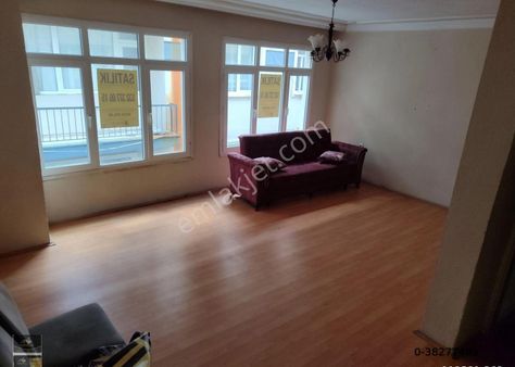 Kaya Emlak'tan Kemalpaşanın Merkezinde Acil Satılık 2+1 Daire