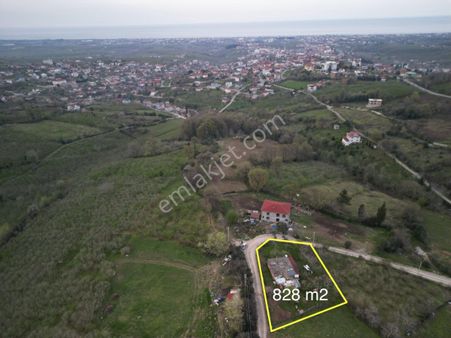 Kocaali Yeni Mah. Deniz Manzaralı 828 M2 Köşe Parsel Satılık Arsa. İçinde Ruhsatlı Tek Katlı 2+1 Ev