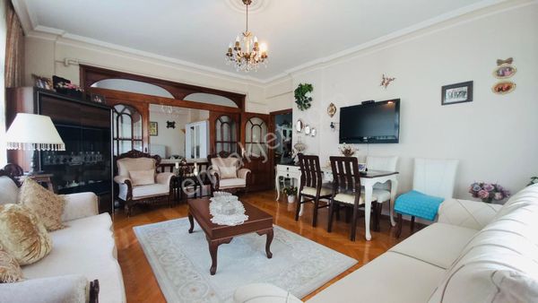 Furkan Emlaktan Ağabali Caddesine Cephe 1.kat 3+1 130m2 Doğalgazlı Krediye Uygun Fırsat Daire