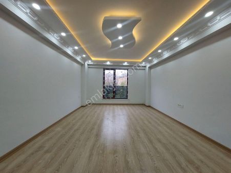 Gaziosmanpaşa Küçükköy Merkez De Satılık Daire 3.kat 2+1 100 M2