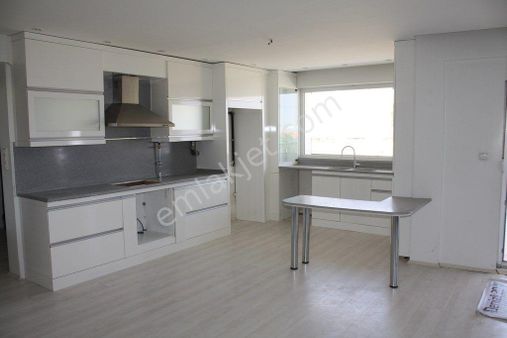 Ender Uysaldan Kervansayarda Satılık 5+1 Çatı Dubleks Daire..