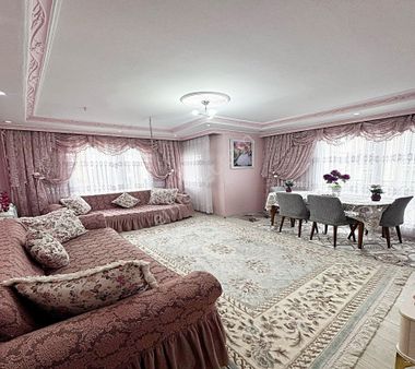 Merkezi Konumda Geniş Aileye Uygun Ferah Temiz 2+1 Satılık Daire