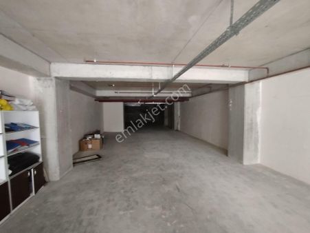 Arıkoğlundan U.mumcuda İş Hanında 160 M2 Giriş Dükkan