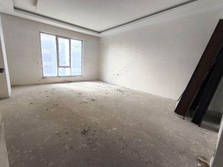 Fıstık Lı Merkez De Acil Satılık 3+1 Cadde Üzeri Ön Cephe Konum Süper