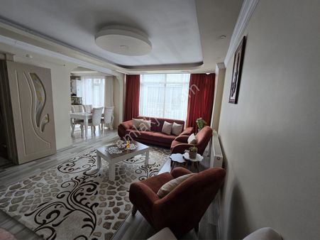 İskele Cad. Kahve Deryası Civarında Satılık 5+1 Dubleks Daire