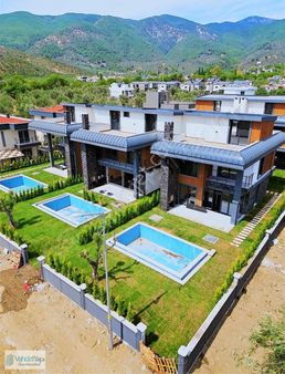 Vahdet'ten Gürede Havuzlu Müstakil Modern Mimari 4+1 Sıfır Villa