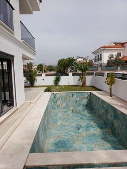 Stop’tan Akarca’da Havuzlu 6+1 Triplex Lüks Villa