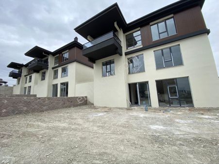 Bağlıca' Da Satılık 5+1 Satılık Villa