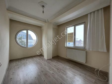 Akademi'den Bahçelievler'de Asansörlü Kiralık 1+1