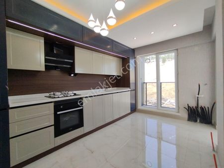 Keçiören Karakaya Mah Cadde Yakını Sıfır Bina Orta Kat 3+1