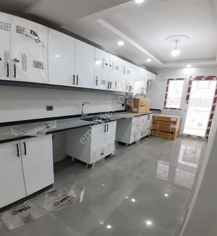 Avcılar Merkezde Sıfır 2+1 Metrobüse Komşu Geniş M2 Kaçmaz