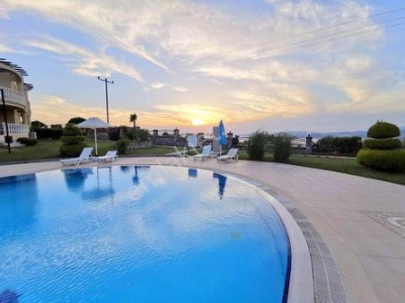 Özel Plajlı Sitede Bakımlı Lüks 2 Banyolu Daire Dekorlu Ön Blokta Acil