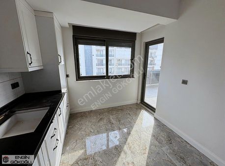 Engin Gökoğlu 'dan Havuzlu Site İçerisinde Lüx Satılık 2+1