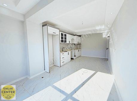 Emlak Center'dan Muradiye Pazar Yeri Civarında Satılık Sıfır 2+1