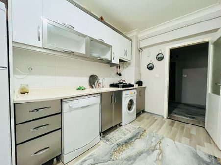 Duralialıç'da Cadde Yakını Asansörlü 3+1 Satılık Daire !!!