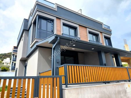 İzmir Seferihisar Doğanbey De Satılık Deniz Manzaralı Yazlık 2+1