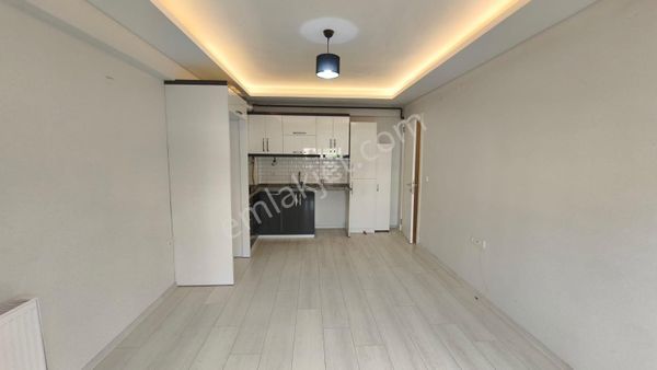 Karşıyaka Zübeyde Hanım Mahallesin'de 2+1 Satılık Önü Açık Daire