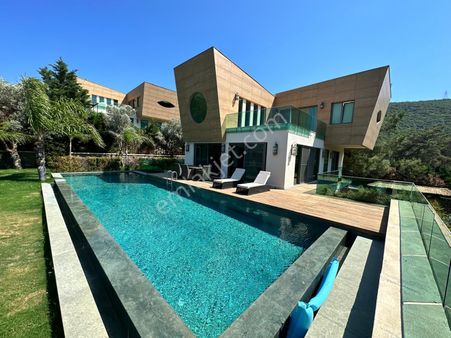 Bodrum Torba Deniz Manzaralı Özel Havuzlu Satılık Lüks Müstakil Villa