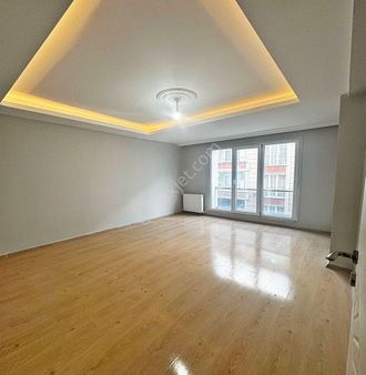 Metrobüs Güzergahında 2+1 Temiz Yeni Bina Merkezi Konumda Satılık Daire