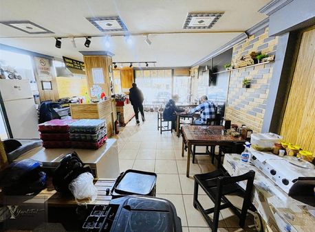 Yeşilyurt Mahallesinde Devren Yüksek Cirolu İş Yeri