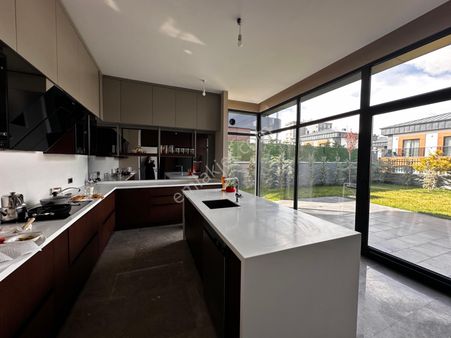 Bağlıca’da Site İçinde Ultra Lüks 6+1 Satılık Villa