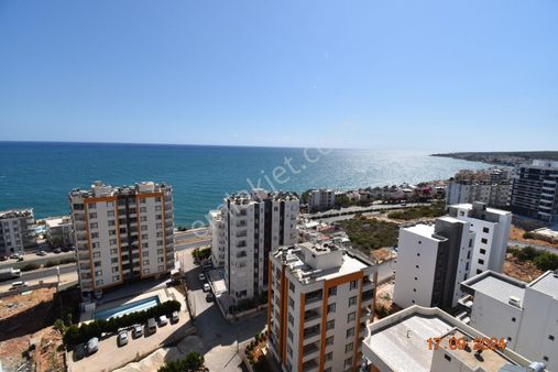 Sultankoyu'nda Muhteşem Deniz Manzaralı, Havuzlu Lüks 2+1 Daire