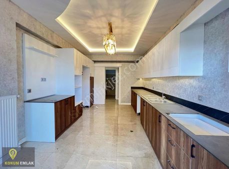 Konumdan Karataşta Nezih Site İçerisinde Lüks Geniş 3+1 Daire