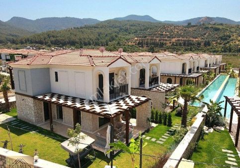 Güzelçamlı Milli Park'a Komşu Geniş Bahçeli Sıfır Villa