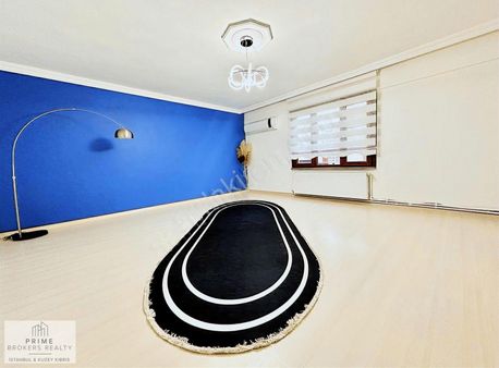 Yıldıztabya Caddesi Üzerinde Komple Yenilenmiş Asansörlü Daire