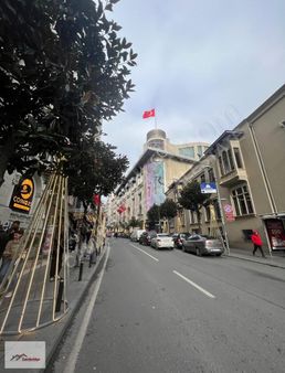 Teşvikiye De Bulunmaz Nitelikte Devirli Kiralık Dükkan !!!!!