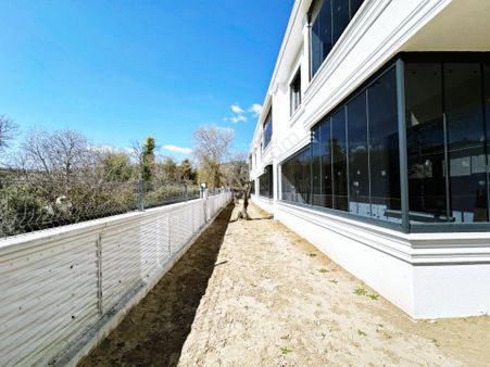 Akçay Ayanoğlu'ndan Güre'de Muhteşem Konum Fırsat Fiyat Sıfır Bahçe Kullanımlı 1+1 Satılık Daire