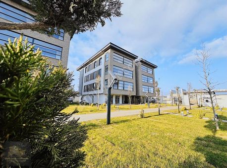 Aşağısöğütönü'nde Hobi Odalı/bahçeli 4+1+1 Lüks Daireler