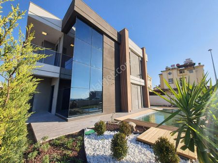 Deniz Manzaralı, Özel Havuzlu 4+1 Villalar