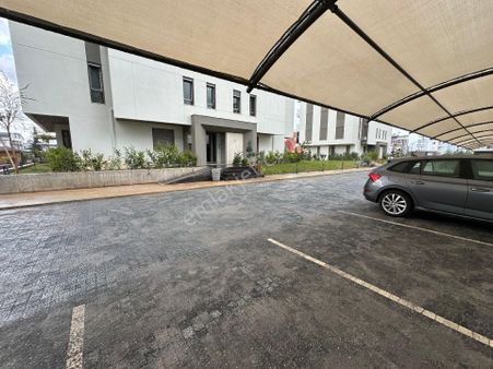 Nuray Ayhan'dan Bahçeyakadasite İçinde Satılık 3+1