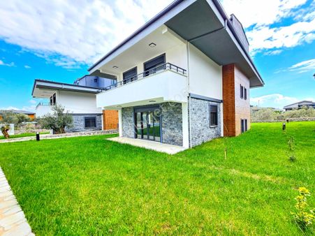 ▶ ▶akçay Körfez'den Yüzme Havuzlu Sıfır Satılık 3+1 Lüks Villa