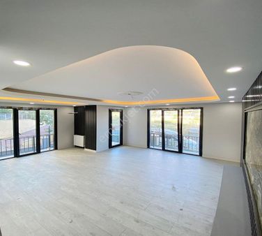 Gezgen'den Adnan Kahvecide Ebeveyn Banyolu Emsalsiz 2+1 Daire