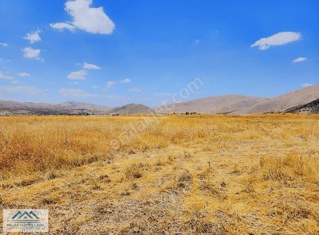 Elmalı Gölova Mah Merkezine Yakın Konumda Satılık Arazi