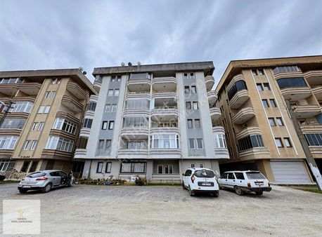 Sakarya Royal Gayrimenkul'den Karasu Merkez'deferah 4+1 Daire