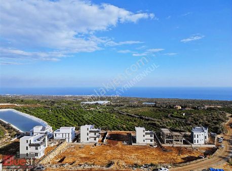 Erdemli Kumkuyu Merkezde Satılık Villa İmarlı Arsa