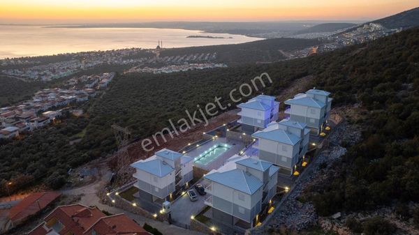 Didim Akbükte Full Deniz Manzaralı Havuzlu Site İçerisinde 2+1 Daire