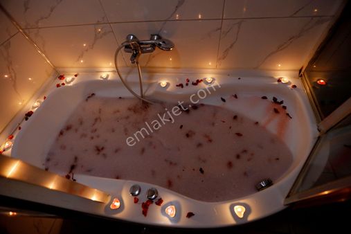 Sara Suites Orj Resim Netflix Smart Tv Jakuzili 1+1 Günlük Daire