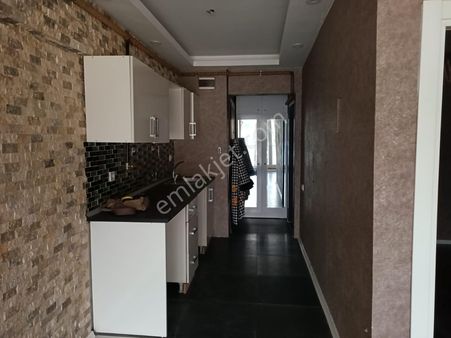 Avcılar Sahil Yolunda 1+1 Y.giriş Satılık