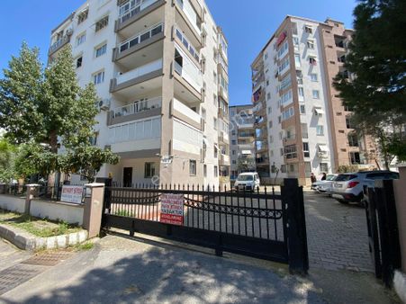 İzmir Narlıdere De Otoparklı Sitede Asansörlü Doğalgazlı Metroya 5 Dk Daire