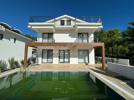 Fethiye Çiftlikte Satılık 3+1 Müstakil Havuzlu Depolu Villa Eşyali Satılık