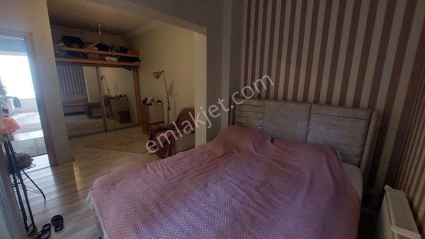 Cihangirde Denize Sıfır, Yüksek Tavanlı, Ferah 1+1 Daire