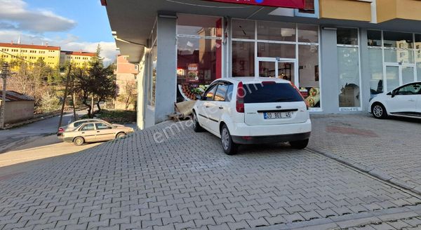 Samet-satar Gayrimenkul Den Hastane Caddesinde Satılık Dükkan